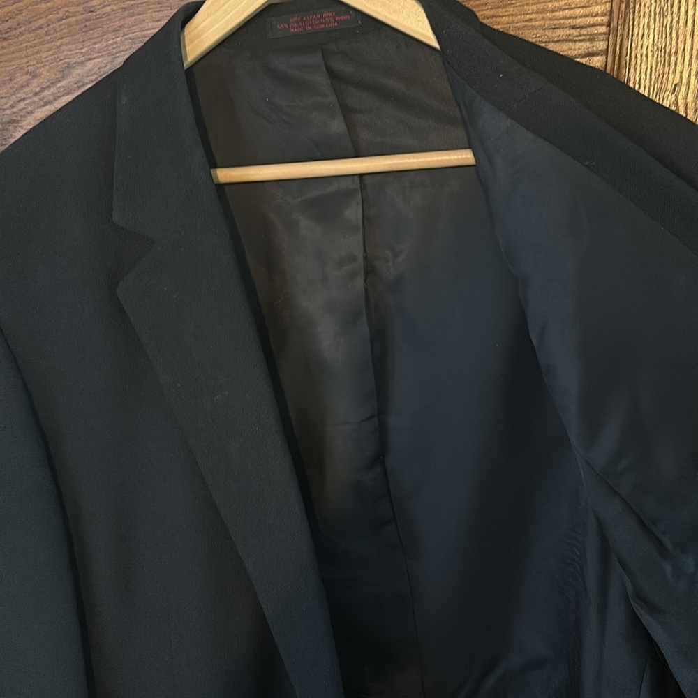Men’s black blazer sport coat.  XXL size 50. - Picture 7 of 8